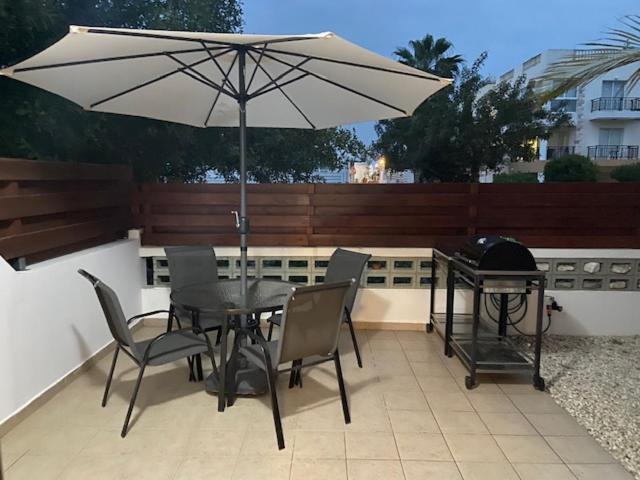 1 bedroom garden flat, sleeps 4 Paphos Exterior foto